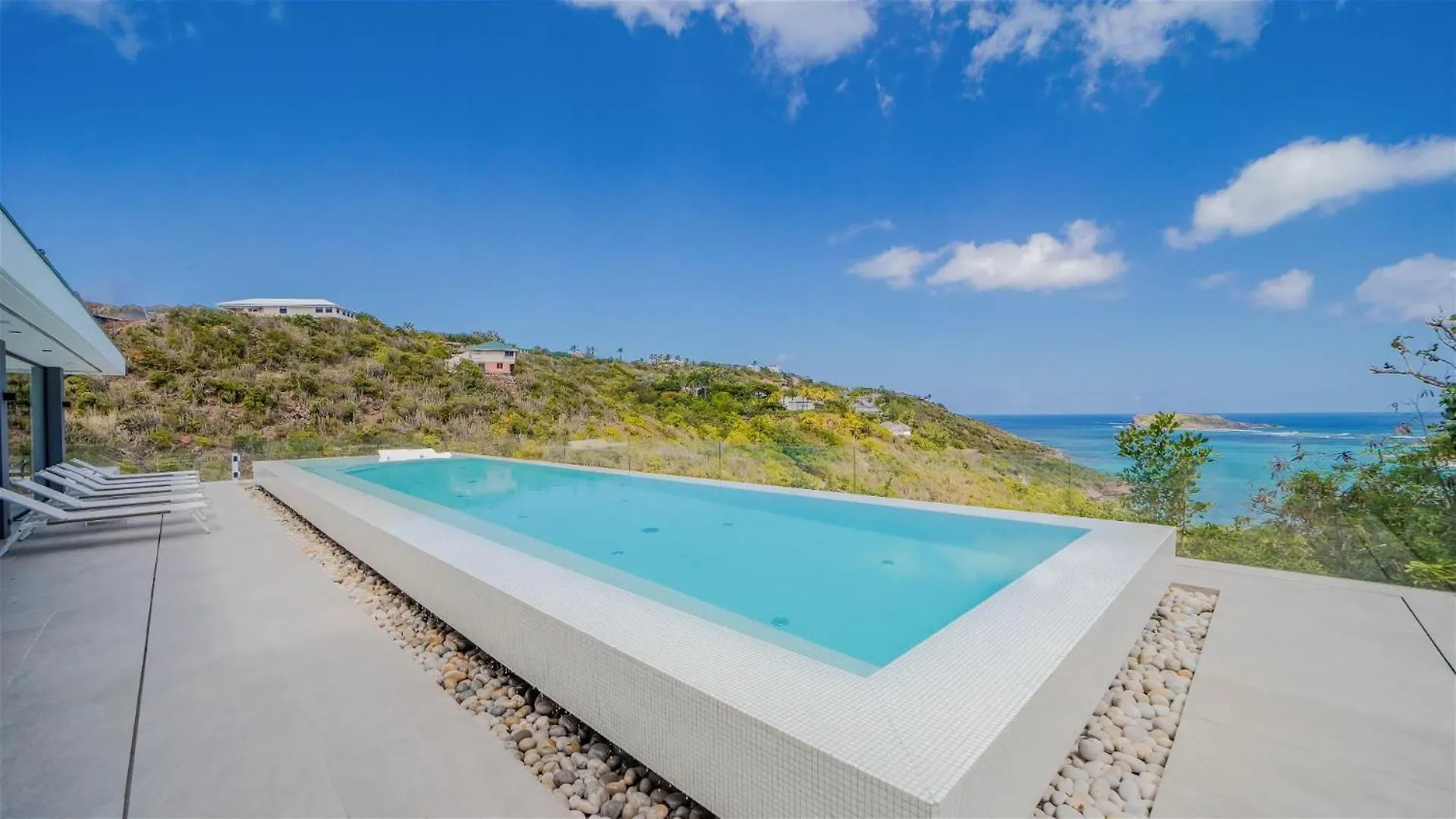 Four-Bedroom Villa with Pool and Fitness Room Marigot سانت بارتيليمي