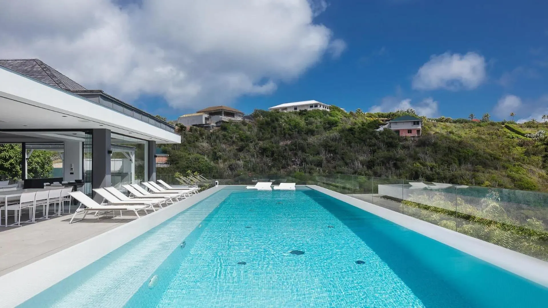 Four-Bedroom Villa with Pool and Fitness Room Marigot 0*,  سانت بارتيليمي
