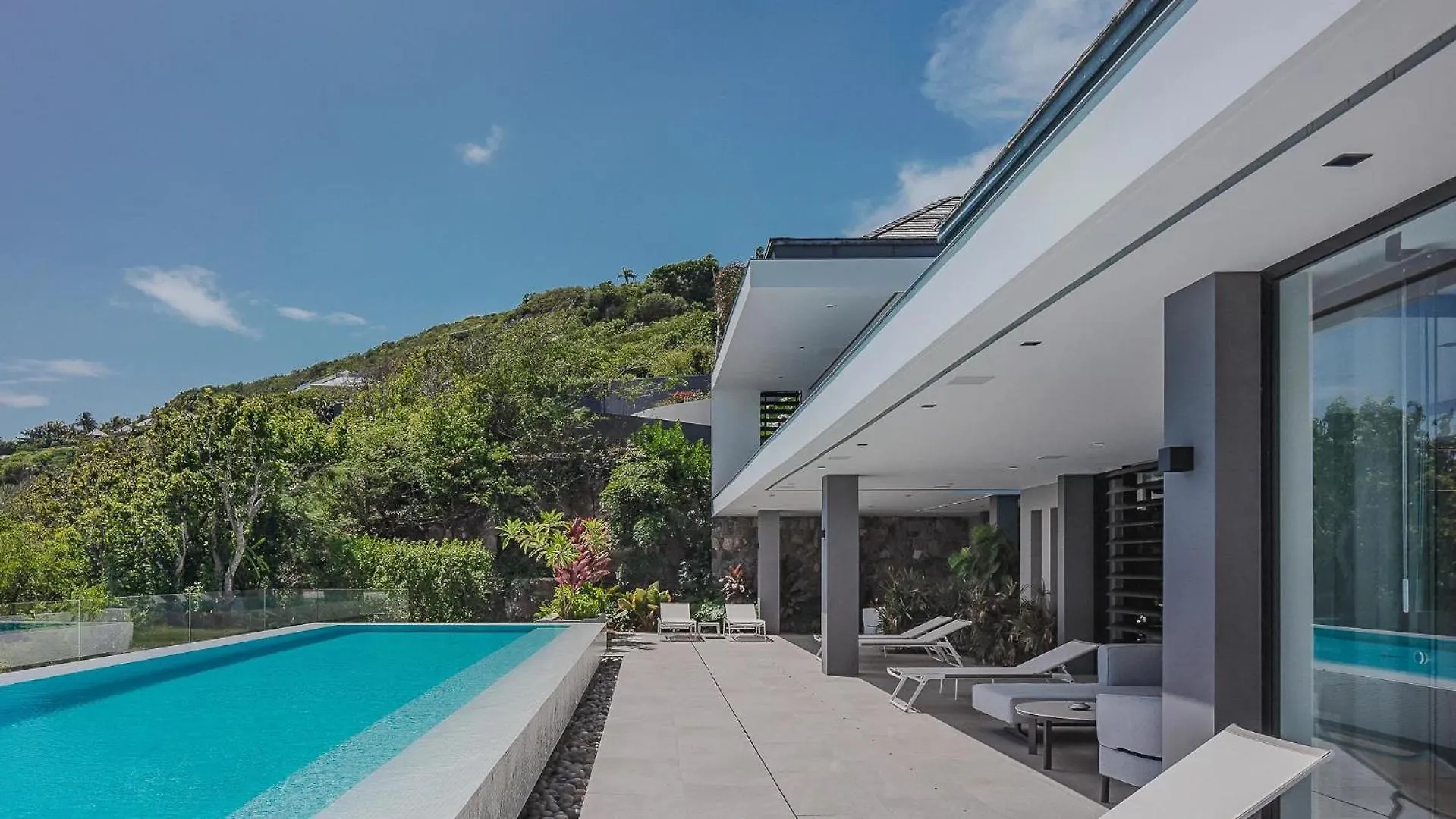 Four-Bedroom Villa with Pool and Fitness Room Marigot