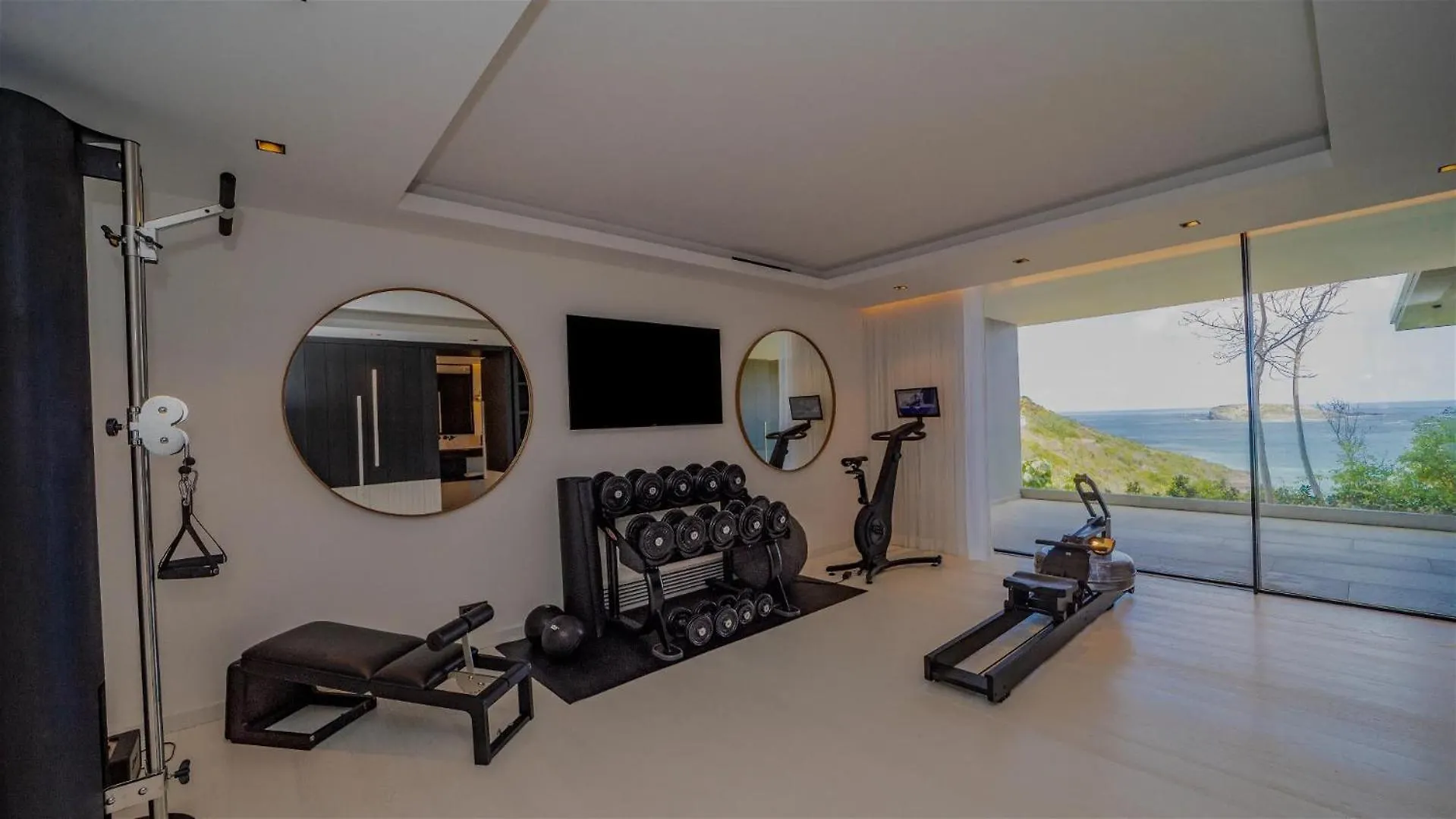 Four-Bedroom Villa with Pool and Fitness Room Marigot