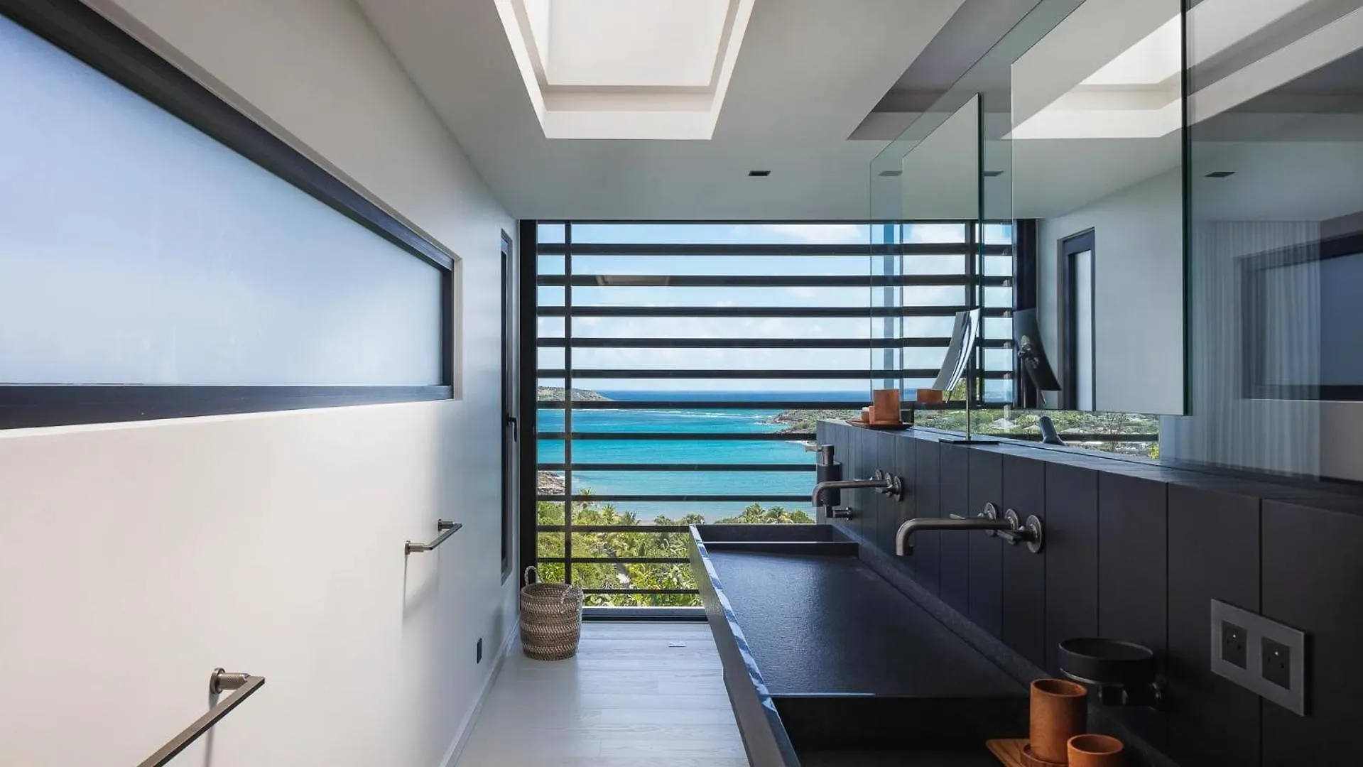 Four-Bedroom Villa with Pool and Fitness Room Marigot