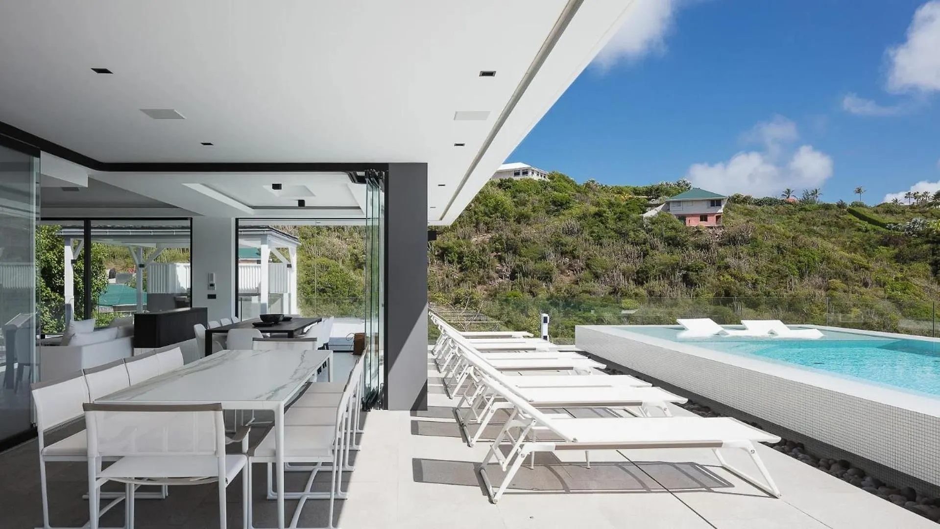Four-Bedroom Villa with Pool and Fitness Room Marigot