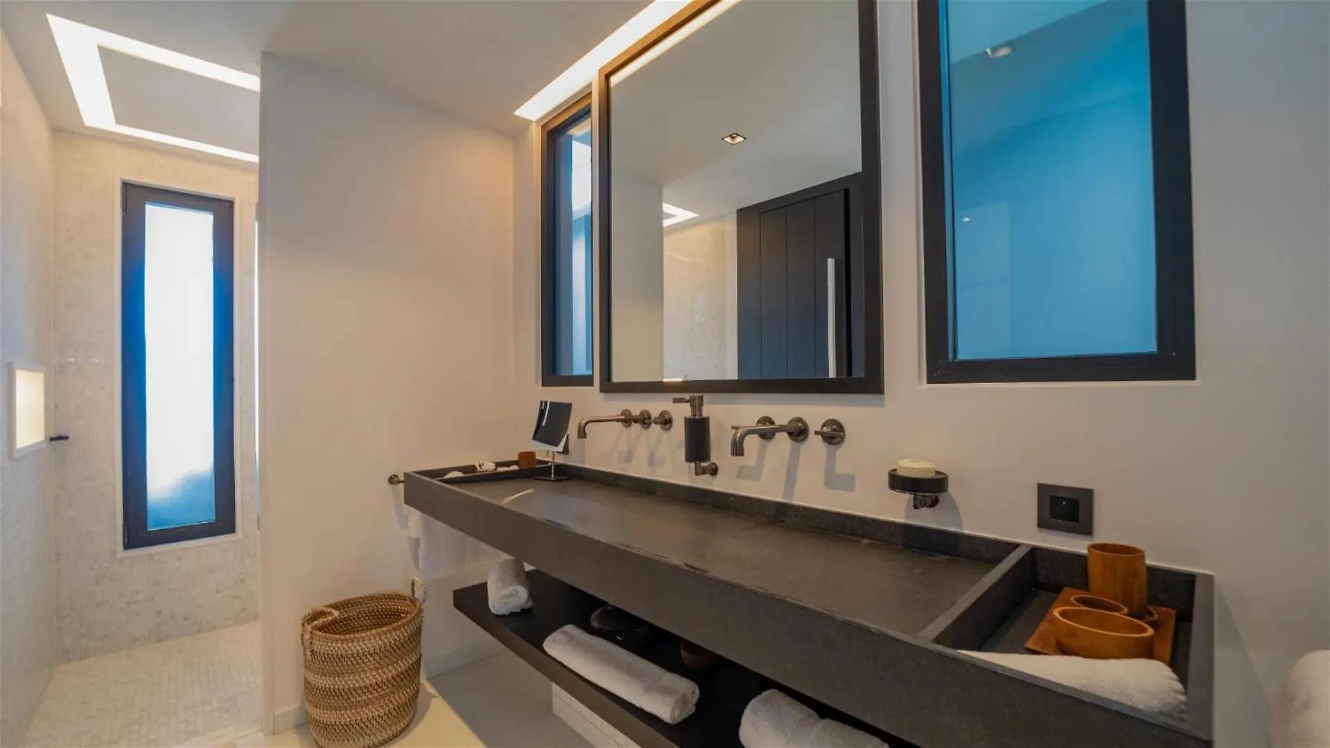 Four-Bedroom Villa with Pool and Fitness Room Marigot 0*,