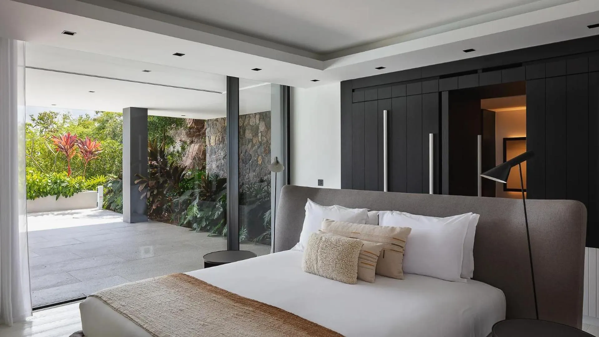 Four-Bedroom Villa with Pool and Fitness Room Marigot سانت بارتيليمي
