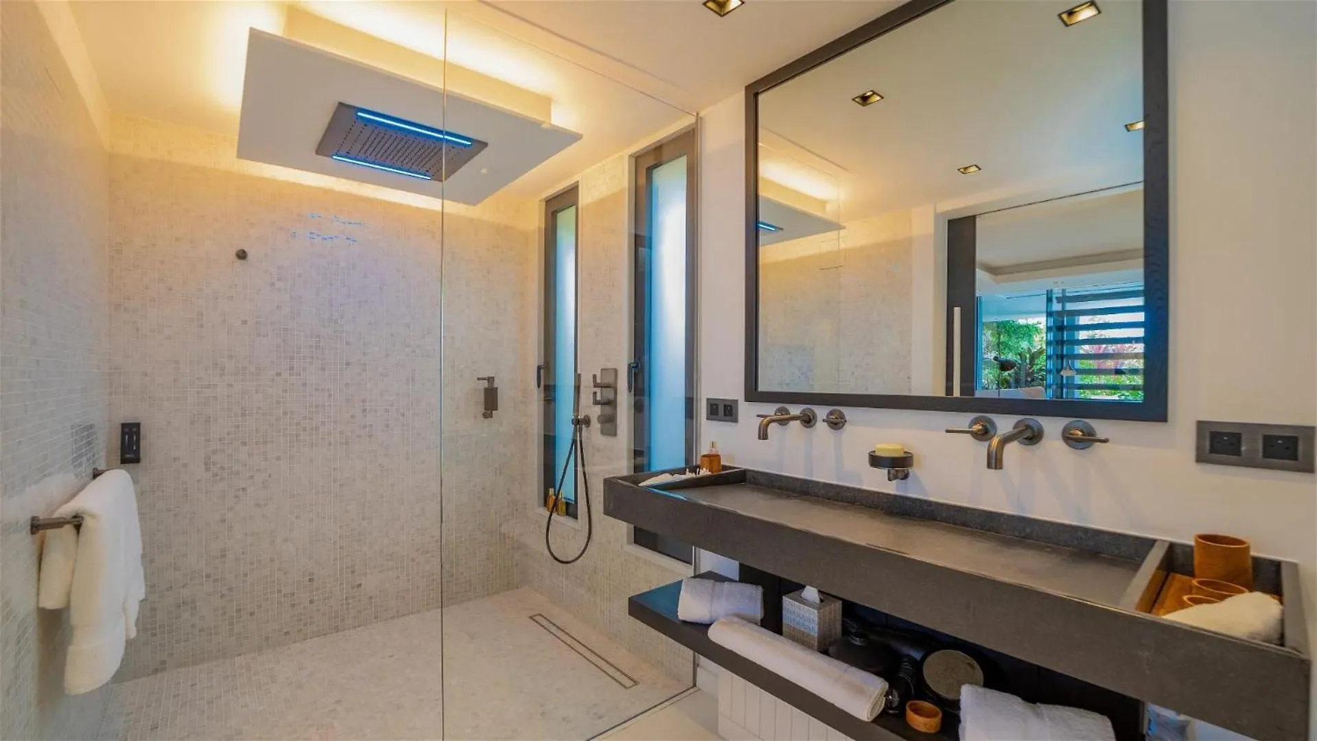 Four-Bedroom Villa with Pool and Fitness Room Marigot